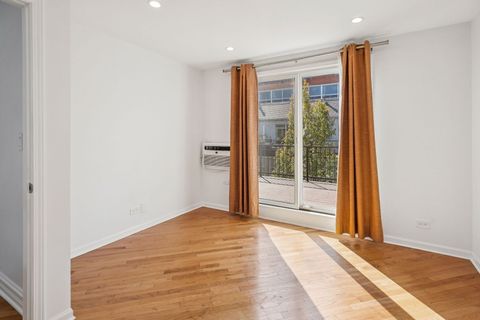 Tiny photo for 816 Hinman Avenue #4, Evanston, IL 60202 (MLS # 12454122)