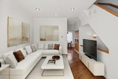 Tiny photo for 816 Hinman Avenue #4, Evanston, IL 60202 (MLS # 12454122)