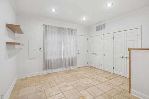 Tiny photo for 816 Hinman Avenue #4, Evanston, IL 60202 (MLS # 12454122)