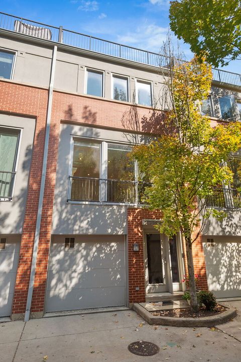 Tiny photo for 816 Hinman Avenue #4, Evanston, IL 60202 (MLS # 12454122)