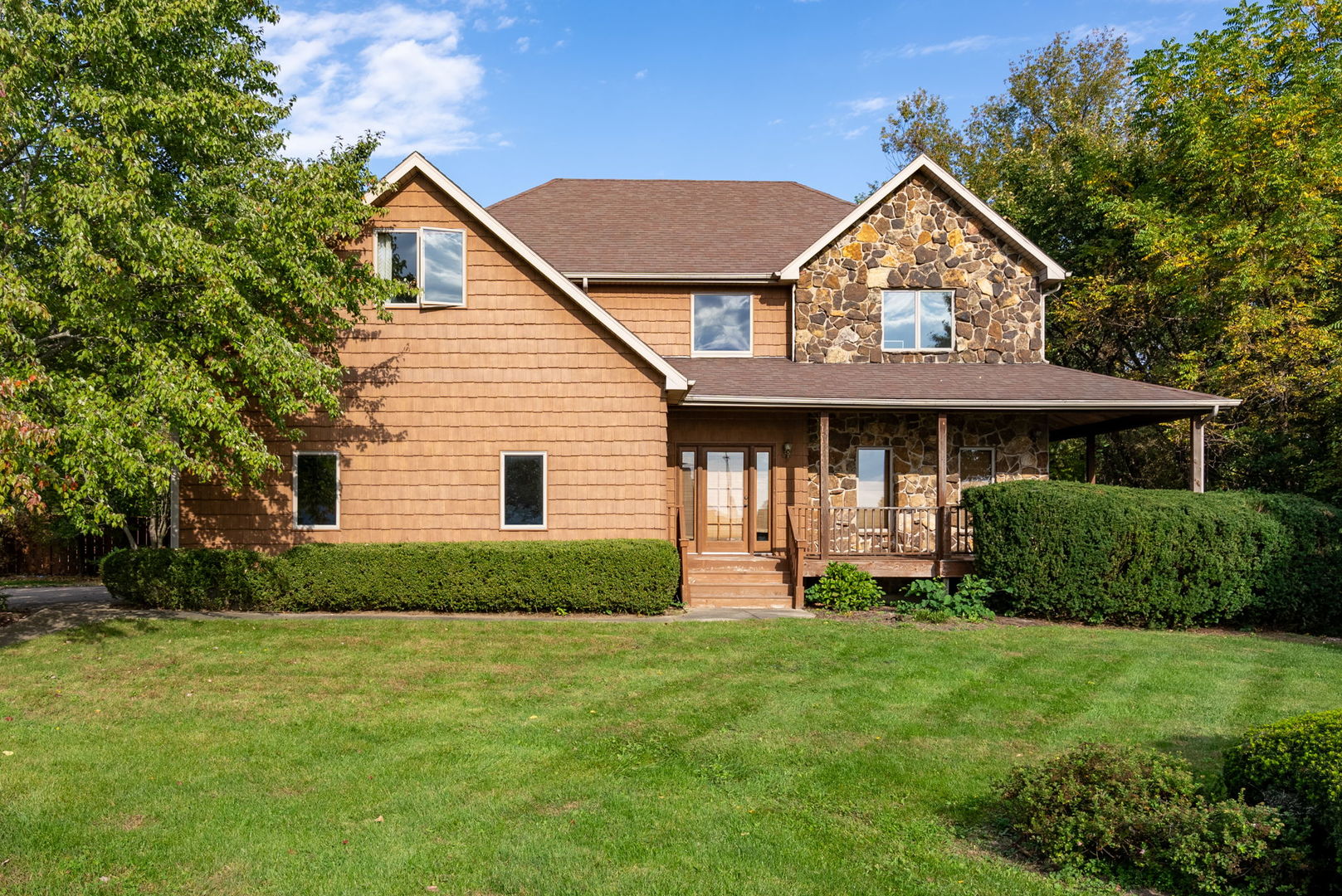 1205 LAKEVIEW Drive