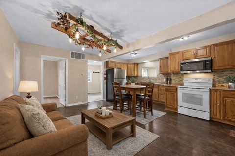 Tiny photo for 5313 Cleveland Drive, McHenry, IL 60050 (MLS # 12610673)