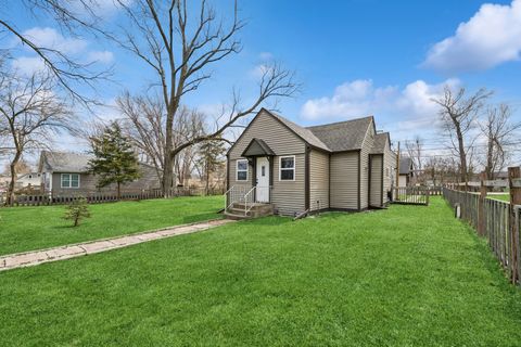 Photo of 5313 Cleveland Drive, McHenry, IL 60050 (MLS # 12610673)