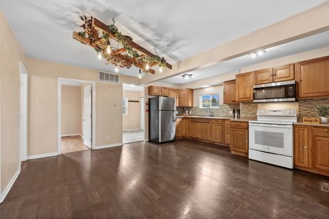 Tiny photo for 5313 Cleveland Drive, McHenry, IL 60050 (MLS # 12610673)