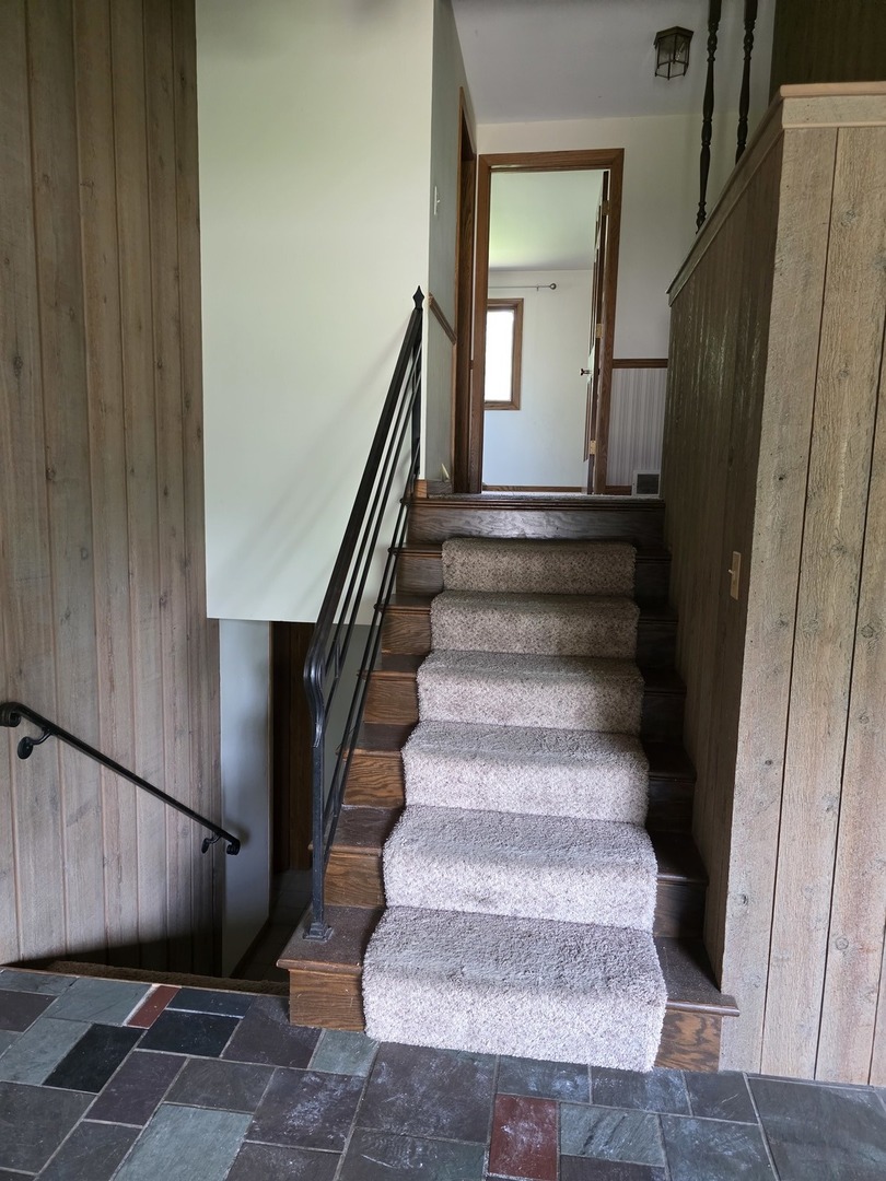 Woodstock, Illinois 60098, United States, 3 Bedrooms Bedrooms, ,2 BathroomsBathrooms,Residential,Active,201890