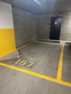 2550 N Lakeview Avenue P187