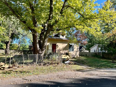 Tiny photo for 212 Hartle Avenue, Urbana, IL 61802 (MLS # 12499600)