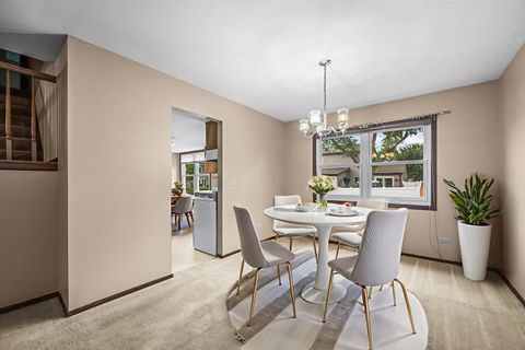 Tiny photo for 6 Wild Rose Court, Streamwood, IL 60107 (MLS # 12465089)