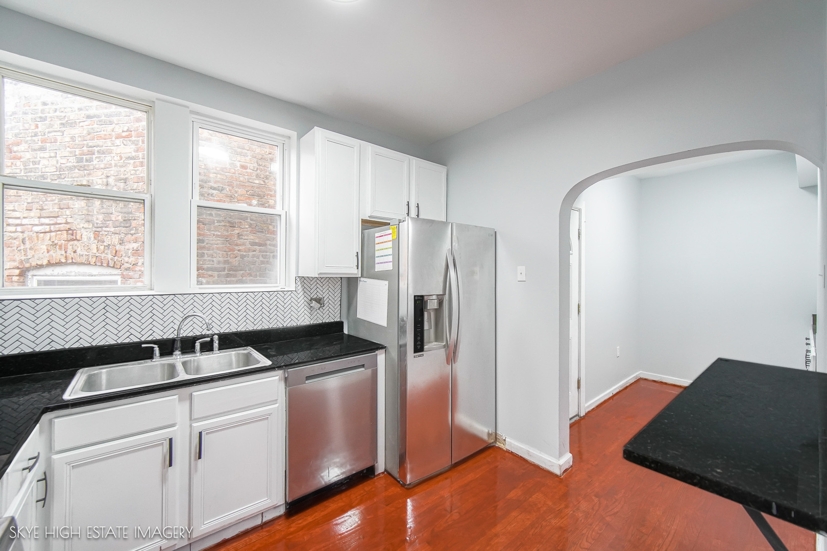 6720 S Paxton Avenue 3N