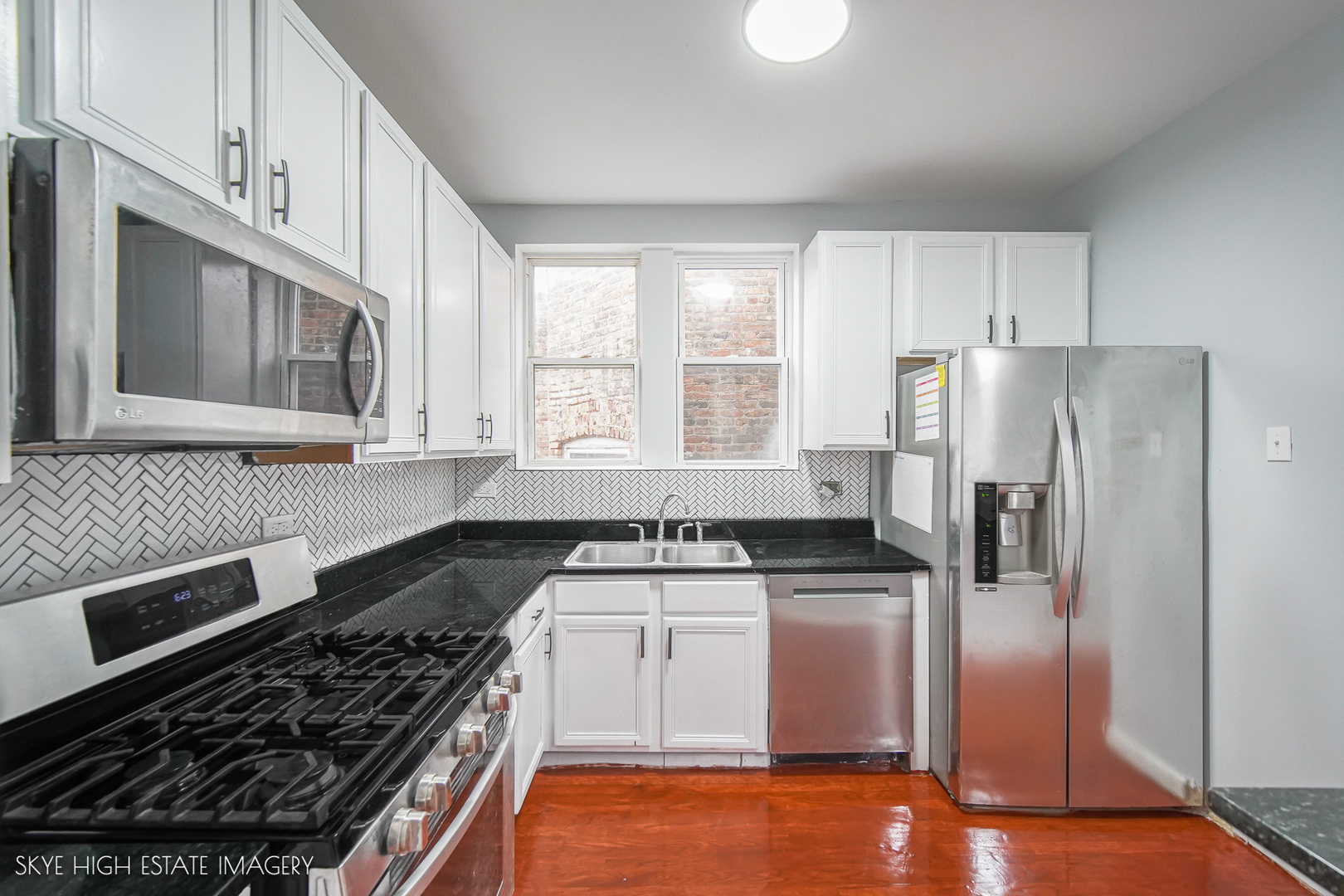 6720 S Paxton Avenue 3N