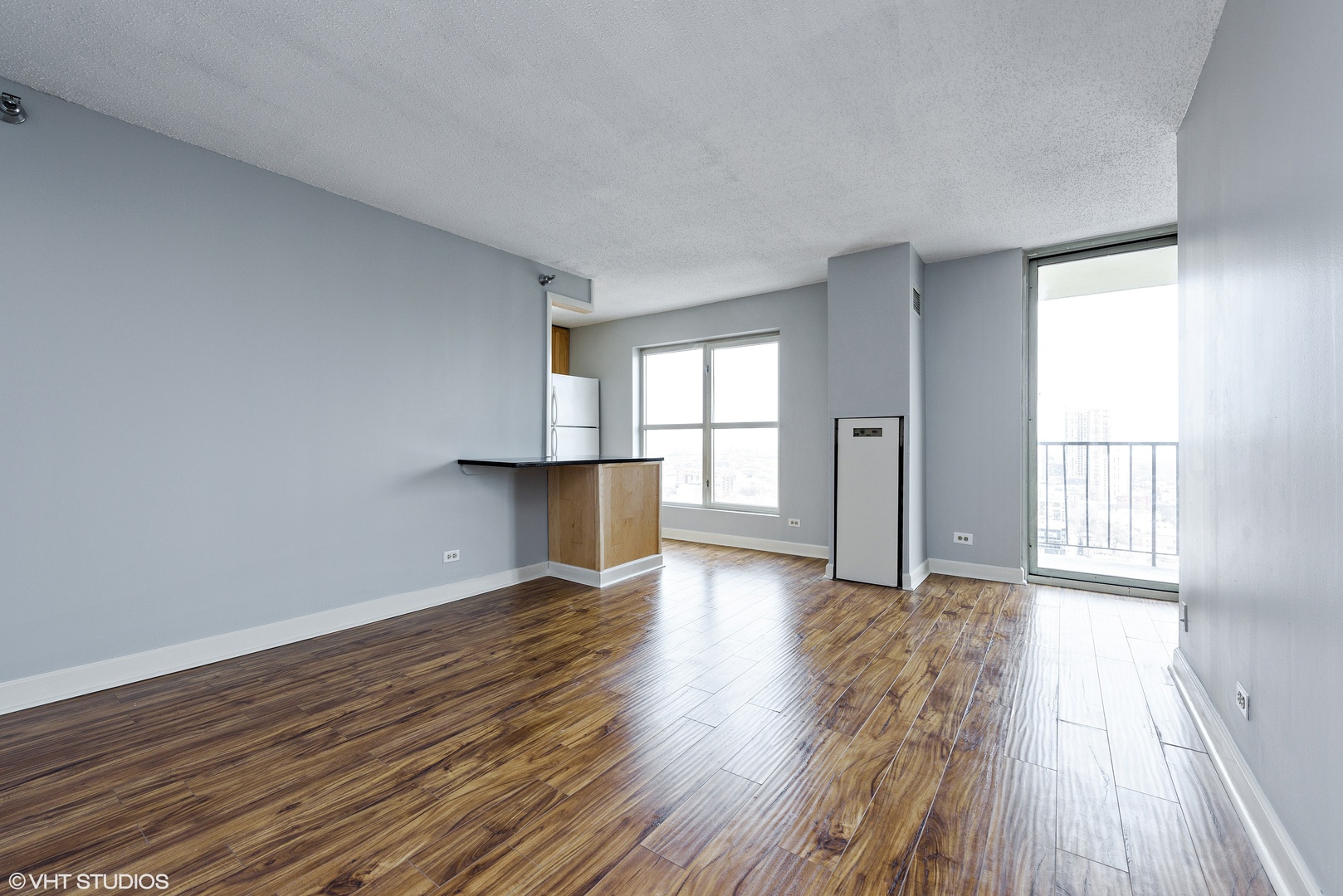 1212 N La Salle Drive 2406