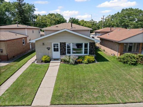 Tiny photo for 14112 S Saginaw Avenue S, Burnham, IL 60633 (MLS # 12438461)