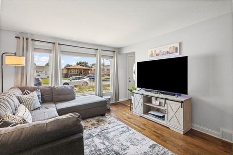 Tiny photo for 14112 S Saginaw Avenue S, Burnham, IL 60633 (MLS # 12438461)