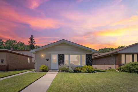 Photo of 14112 S Saginaw Avenue S, Burnham, IL 60633 (MLS # 12438461)