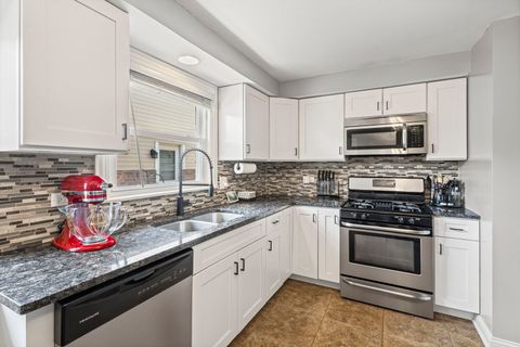 Tiny photo for 14112 S Saginaw Avenue S, Burnham, IL 60633 (MLS # 12438461)