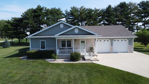 Photo of 112 North Street, Crescent City, IL 60928 (MLS # 12381755)