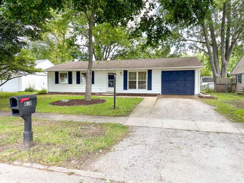 Photo of 810 Fairoaks Drive, Champaign, IL 61821 (MLS # 12727813)