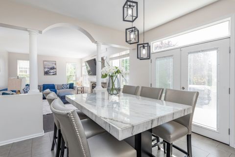 Tiny photo for 1650 Natures Way, Lindenhurst, IL 60046 (MLS # 12538917)