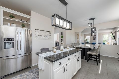 Tiny photo for 1650 Natures Way, Lindenhurst, IL 60046 (MLS # 12538917)