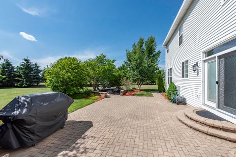 Tiny photo for 1650 Natures Way, Lindenhurst, IL 60046 (MLS # 12538917)