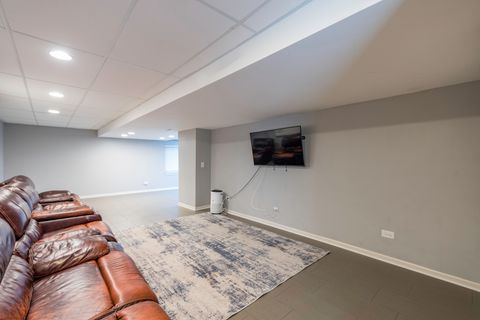 Tiny photo for 1650 Natures Way, Lindenhurst, IL 60046 (MLS # 12538917)