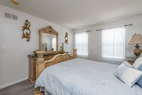 Tiny photo for 1650 Natures Way, Lindenhurst, IL 60046 (MLS # 12538917)