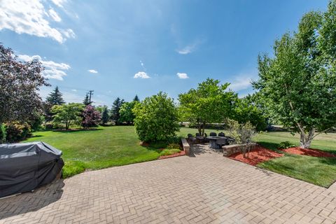 Tiny photo for 1650 Natures Way, Lindenhurst, IL 60046 (MLS # 12538917)