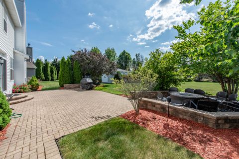 Tiny photo for 1650 Natures Way, Lindenhurst, IL 60046 (MLS # 12538917)