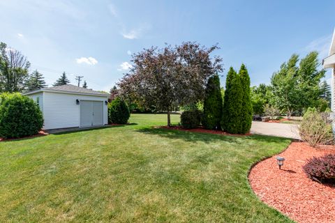 Tiny photo for 1650 Natures Way, Lindenhurst, IL 60046 (MLS # 12538917)