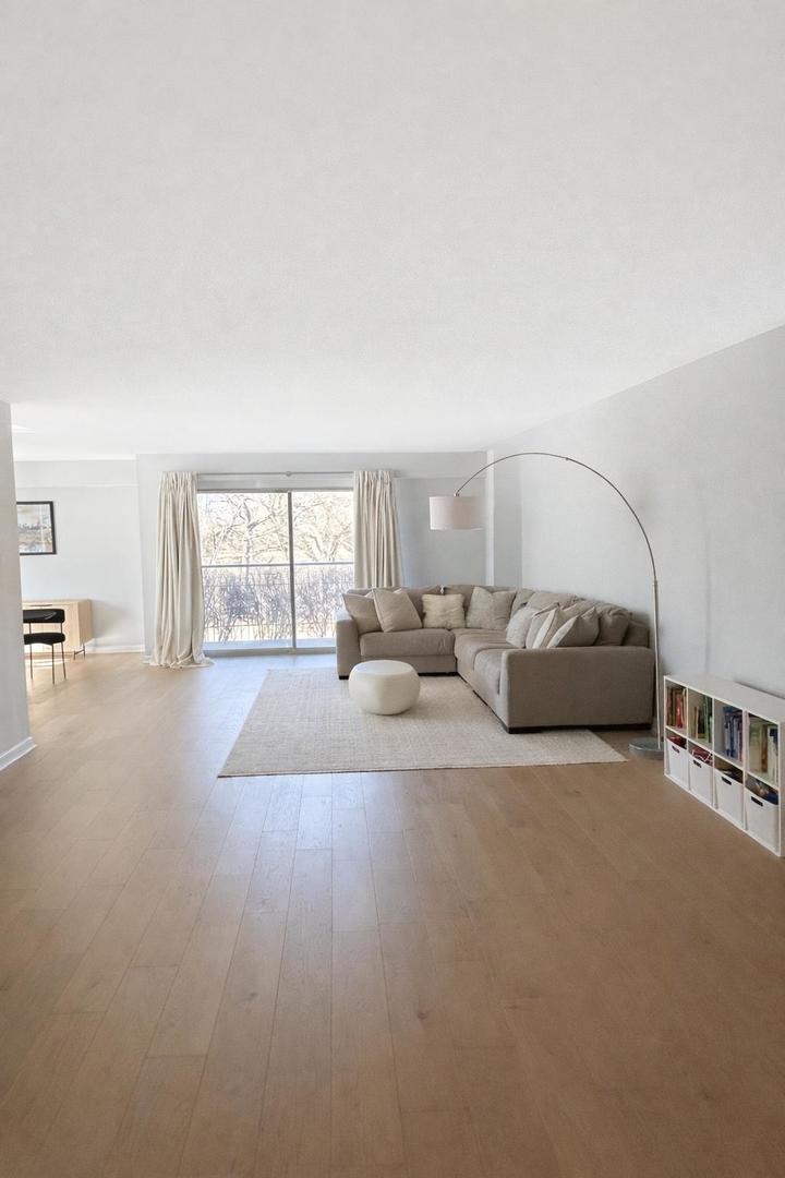 7061 N Kedzie Avenue 115