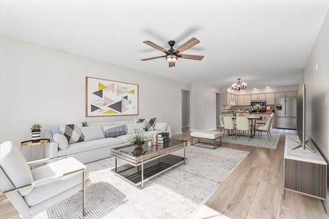 Tiny photo for 489 Pinewood Drive, North Aurora, IL 60542 (MLS # 12491837)