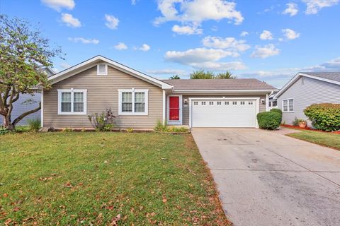 Tiny photo for 489 Pinewood Drive, North Aurora, IL 60542 (MLS # 12491837)