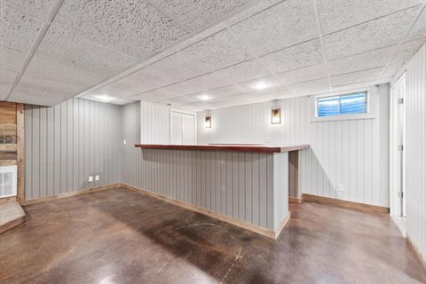 Tiny photo for 489 Pinewood Drive, North Aurora, IL 60542 (MLS # 12491837)