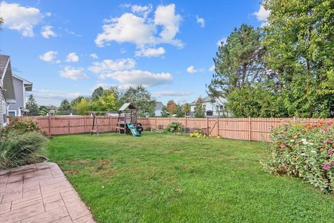 Tiny photo for 489 Pinewood Drive, North Aurora, IL 60542 (MLS # 12491837)
