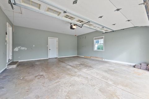 Tiny photo for 489 Pinewood Drive, North Aurora, IL 60542 (MLS # 12491837)