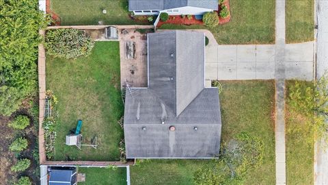 Tiny photo for 489 Pinewood Drive, North Aurora, IL 60542 (MLS # 12491837)