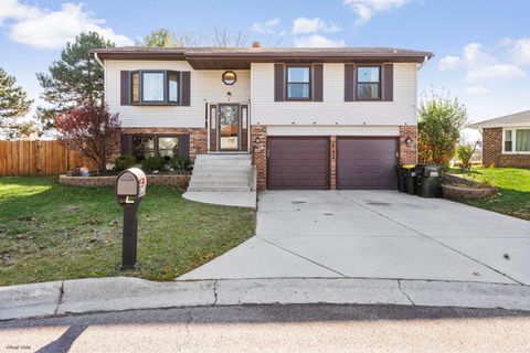 Photo of 312 Dancing Water Court, Carol Stream, IL 60188 (MLS # 12518863)