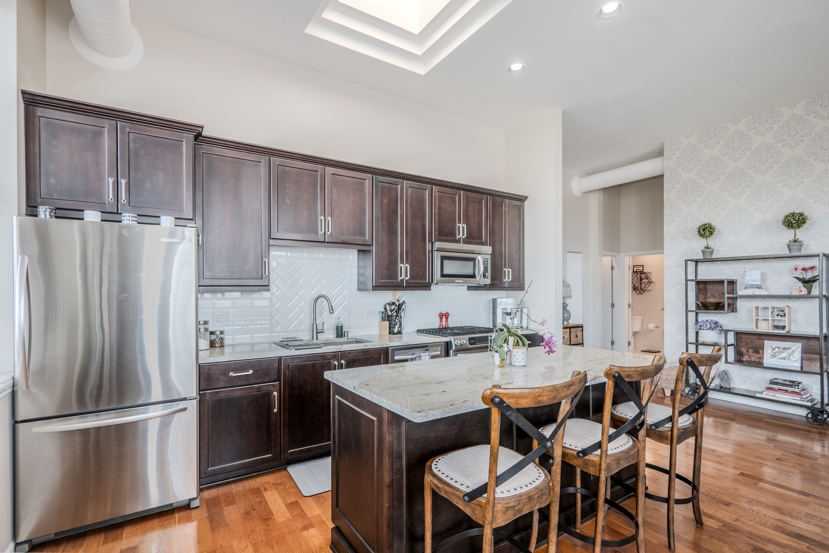 2512 N BOSWORTH Avenue 403