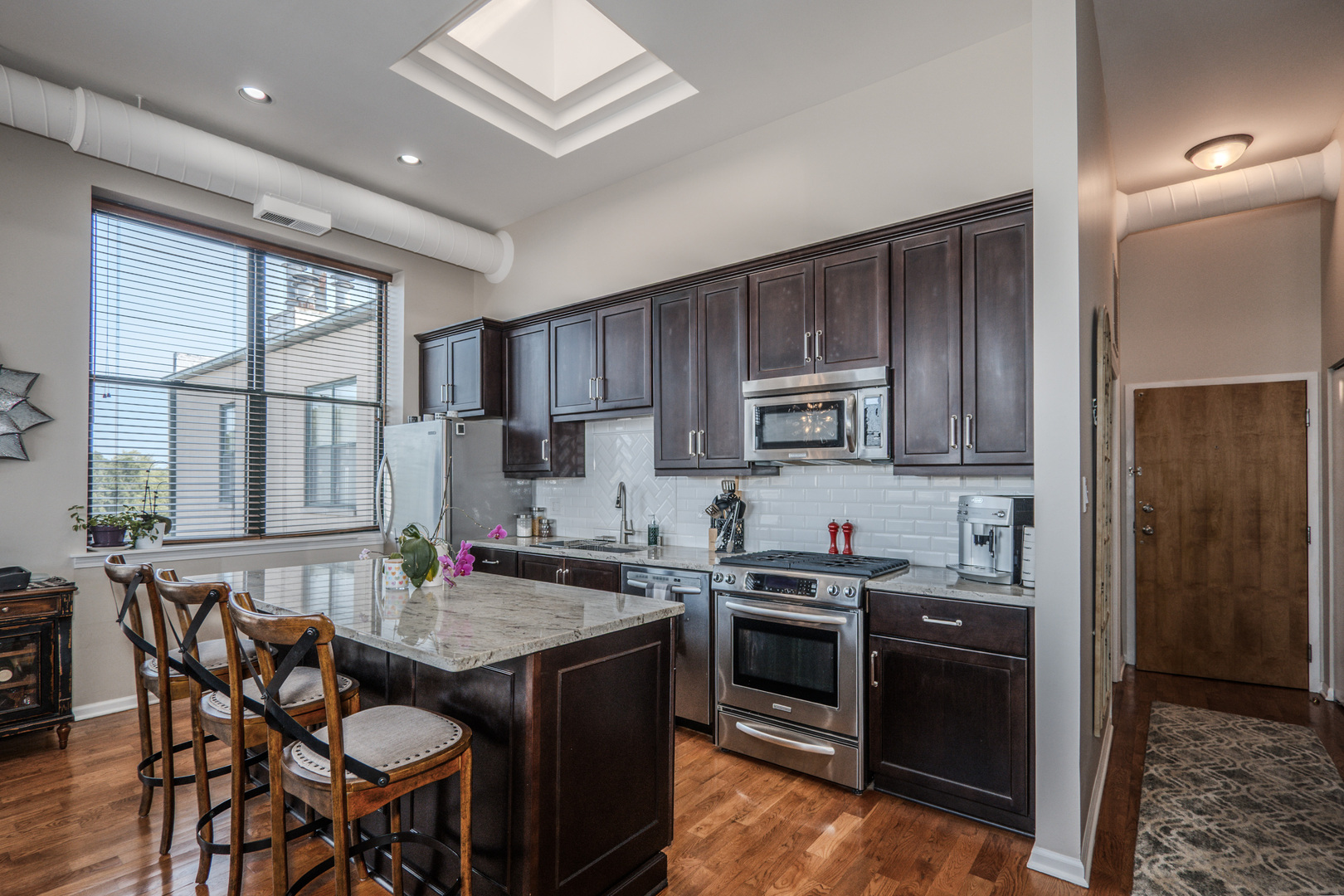 2512 N BOSWORTH Avenue 403