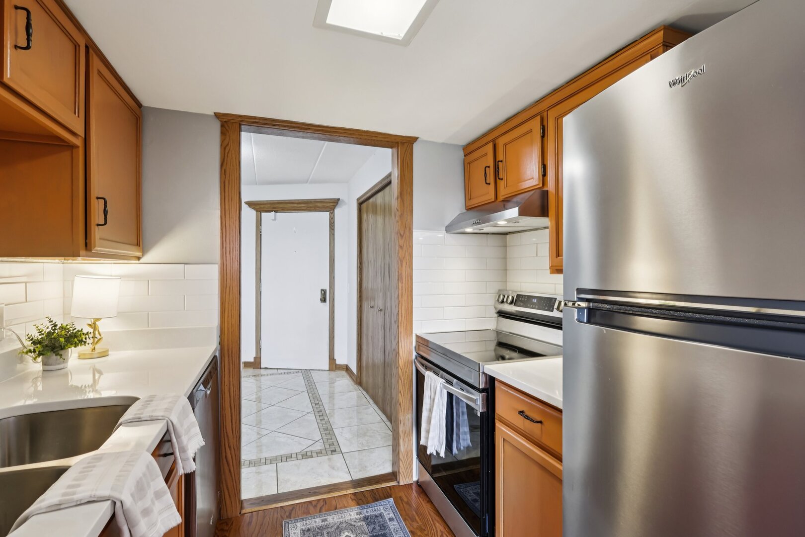 1 Renaissance Place 1022