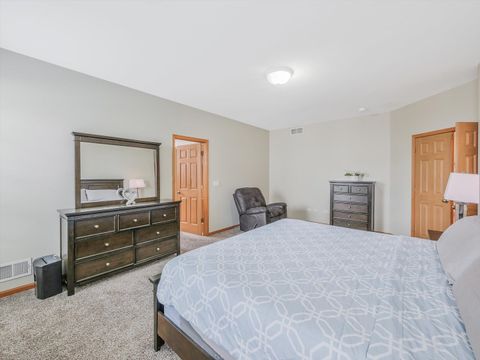 Tiny photo for 402 S Palmer Drive, Bolingbrook, IL 60490 (MLS # 12466432)