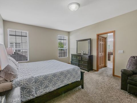 Tiny photo for 402 S Palmer Drive, Bolingbrook, IL 60490 (MLS # 12466432)
