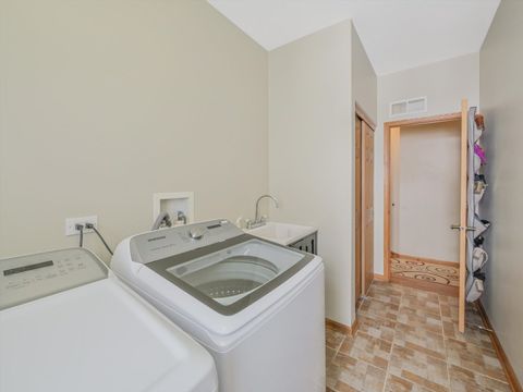 Tiny photo for 402 S Palmer Drive, Bolingbrook, IL 60490 (MLS # 12466432)