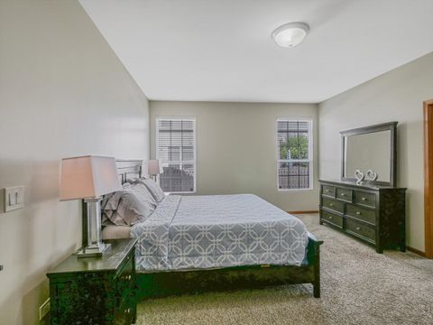 Tiny photo for 402 S Palmer Drive, Bolingbrook, IL 60490 (MLS # 12466432)