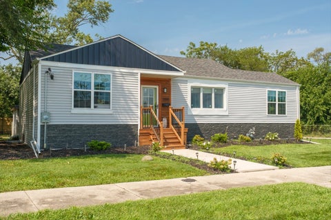 Photo of 1300 Washington Street, Chicago Heights, IL 60411 (MLS # 12789470)