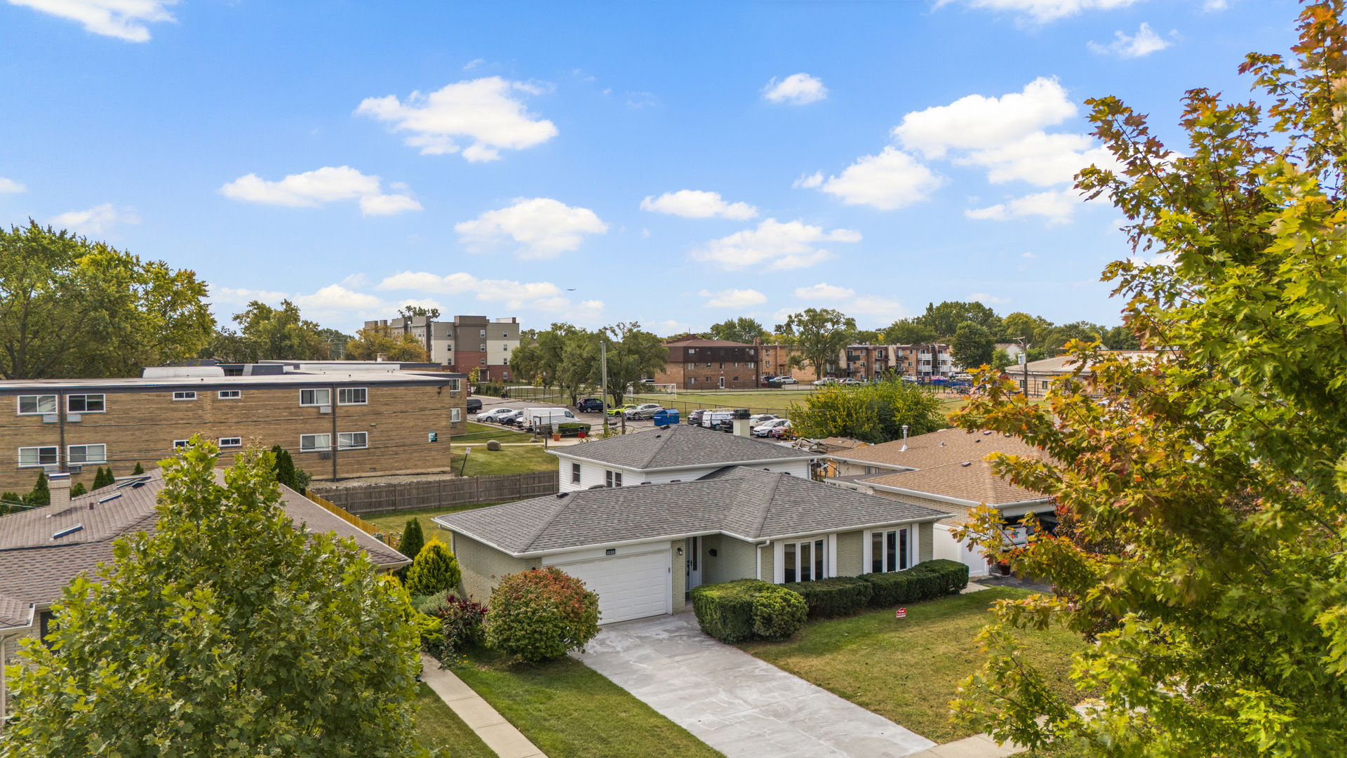1813 W Pheasant Trail
