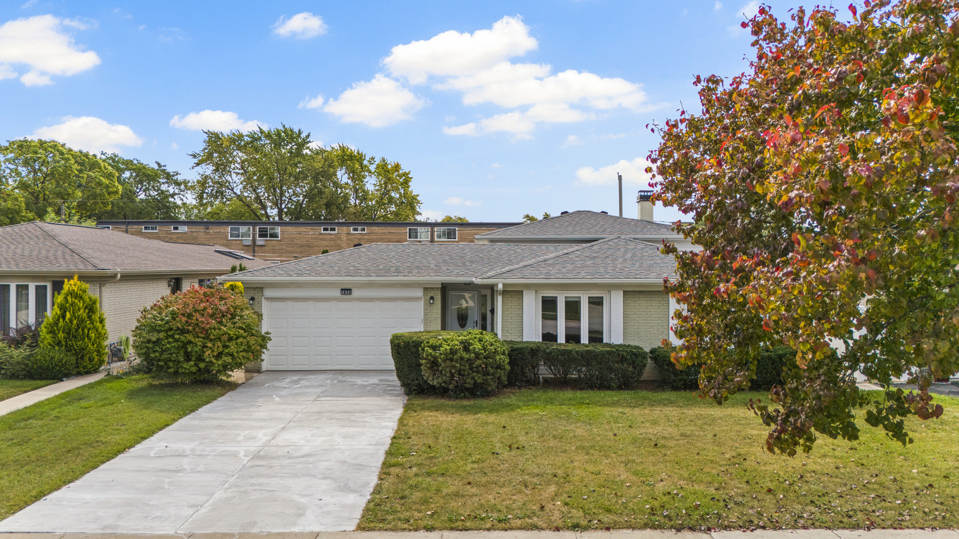 1813 W Pheasant Trail