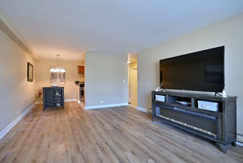 Tiny photo for 1880 Bonnie Lane #112, Hoffman Estates, IL 60169 (MLS # 12595356)