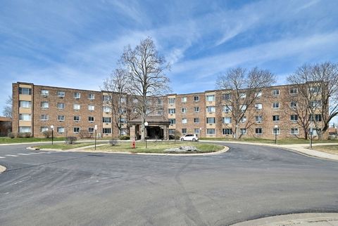 Tiny photo for 1880 Bonnie Lane #112, Hoffman Estates, IL 60169 (MLS # 12595356)