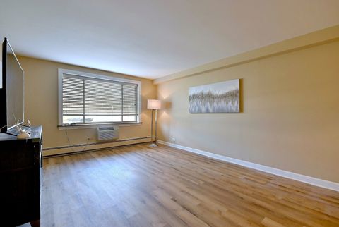 Tiny photo for 1880 Bonnie Lane #112, Hoffman Estates, IL 60169 (MLS # 12595356)